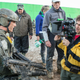 Doug Liman, right, directs Tom Cruise in Edge of Tomorrow. He may next helm the YA adaptation Chaos Walking. Image: Warner Bros.